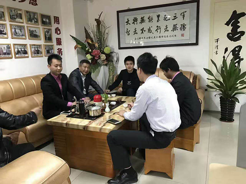 鑄造設(shè)備，鑄造設(shè)備廠家，全自動(dòng)化鑄造機(jī)，水平鑄造機(jī)